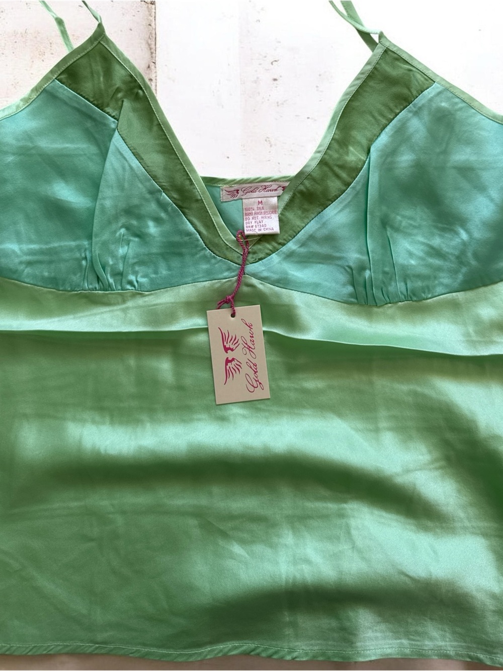 Gold Hawk 100% silk Green camisole - Picture 6 of 8